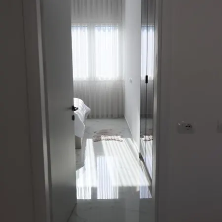 Deluis Apartment